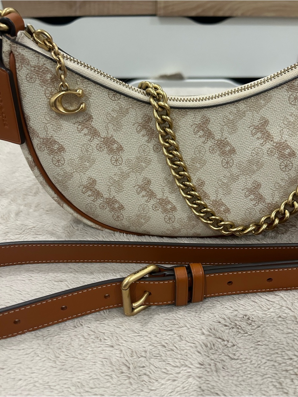 RARE Coach Mira Bag. Horse & Carriage Print. Gold Hardware. - Picture 10 of 10
